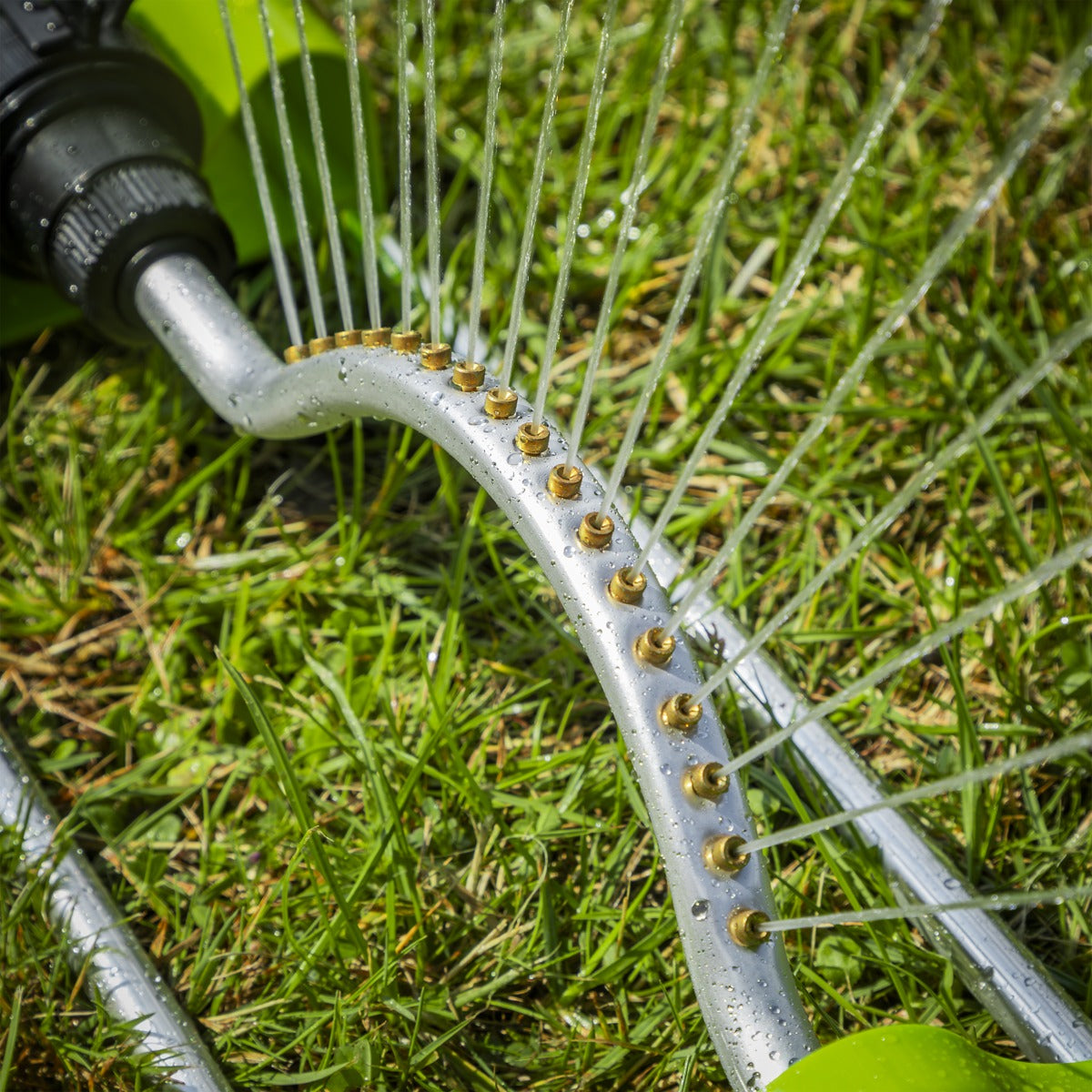 Sealey Oscillating Water Sprinkler 17 Nozzles with Brass Heads JS2122