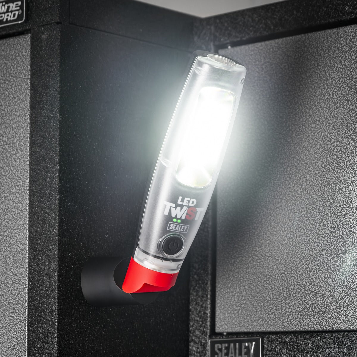 Sealey Rechargeable LED Twist Inspection Light 20W COB & 3W SMD, 3000lm, Magnetic Base & Power Bank LED3001