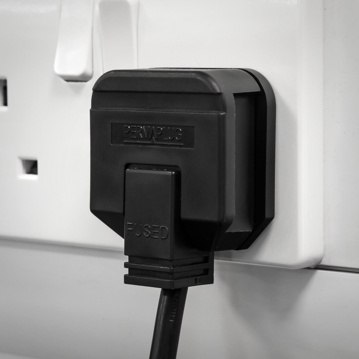 Sealey 13A Heavy-Duty Rewirable Plug - Black PL/13/3S