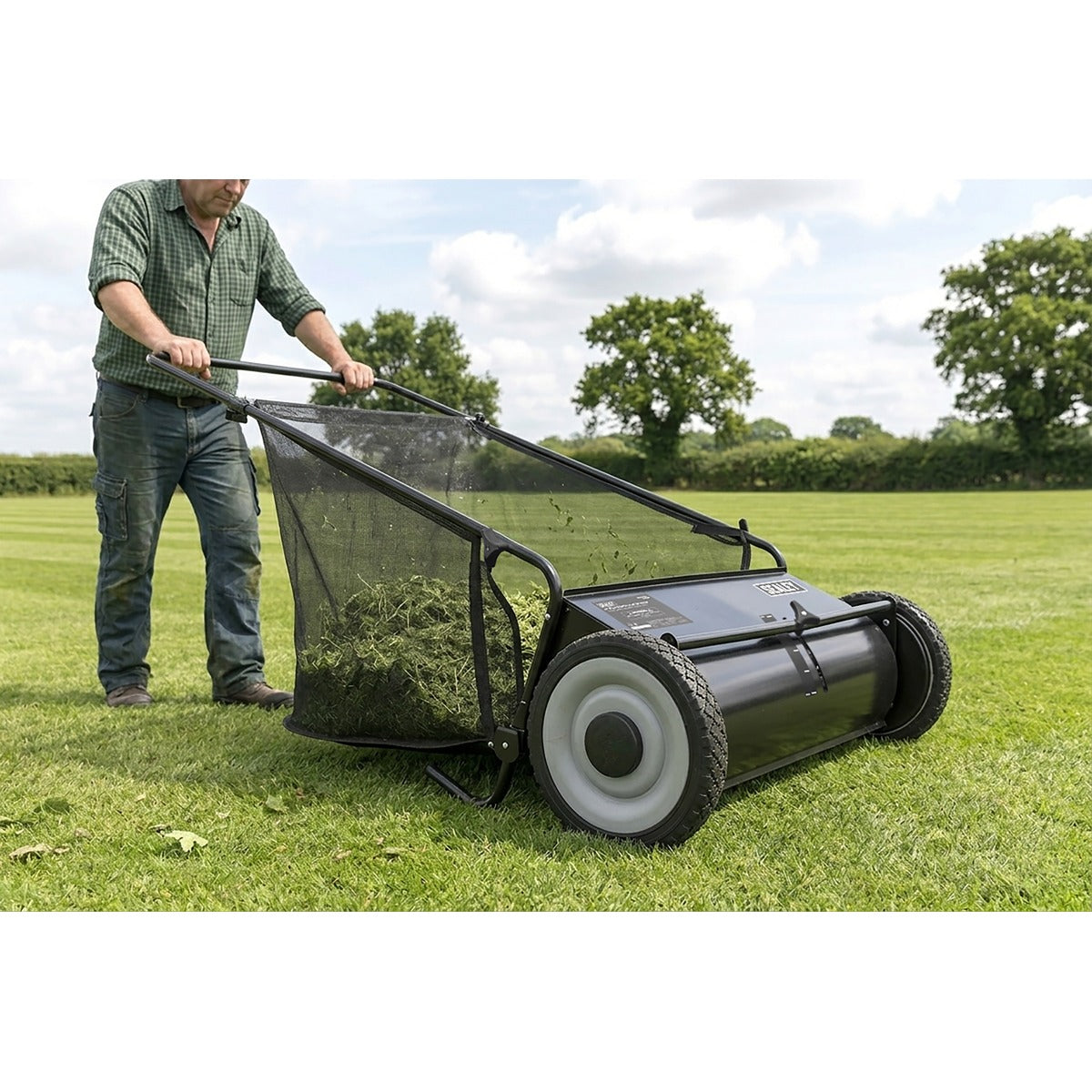 Sealey 26" Walk Behind Garden Sweeper 200L Capacity SLS26