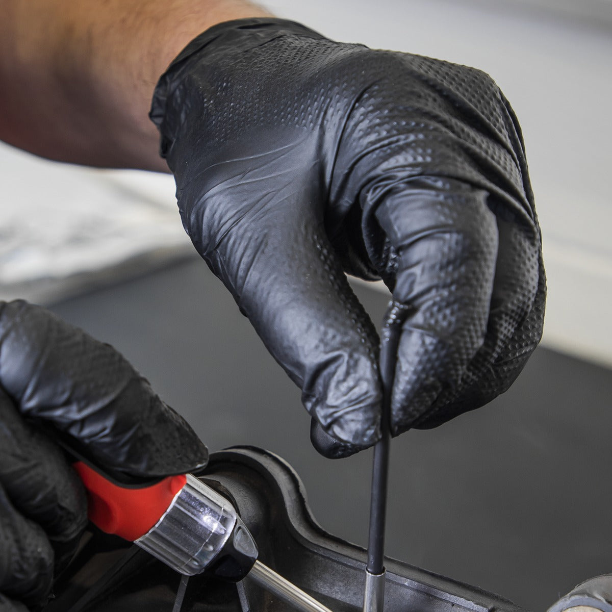 Sealey Diamond Grip Extra-Thick Nitrile Powder-Free Gloves, Black, Large - Pack of 50 SSP57L