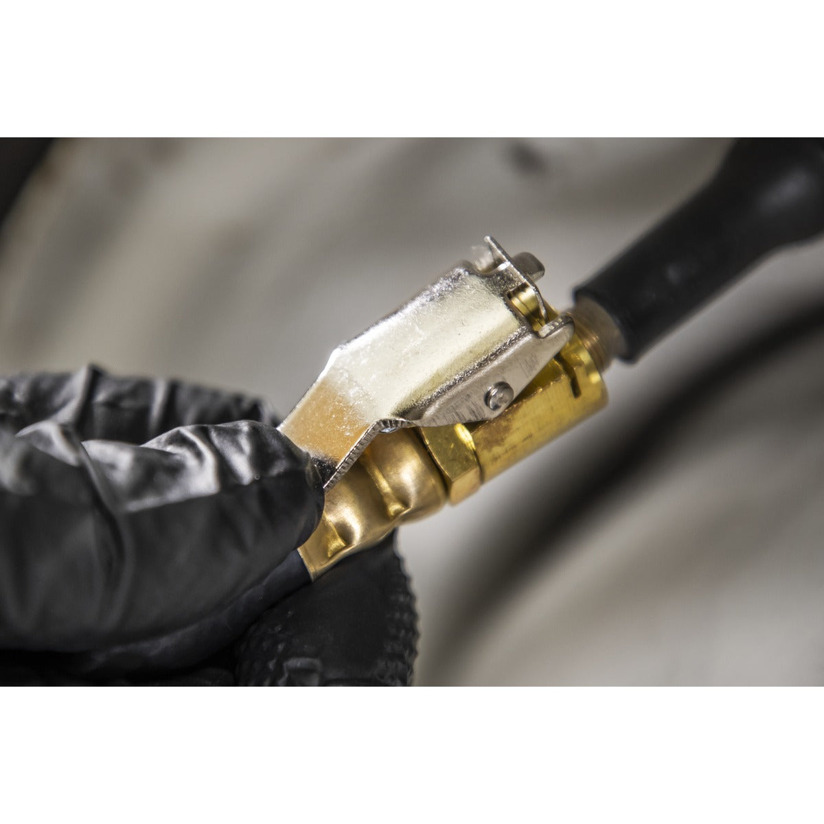 Sealey Tyre Pressure Gauge with Clip-On Chuck TST/PG6