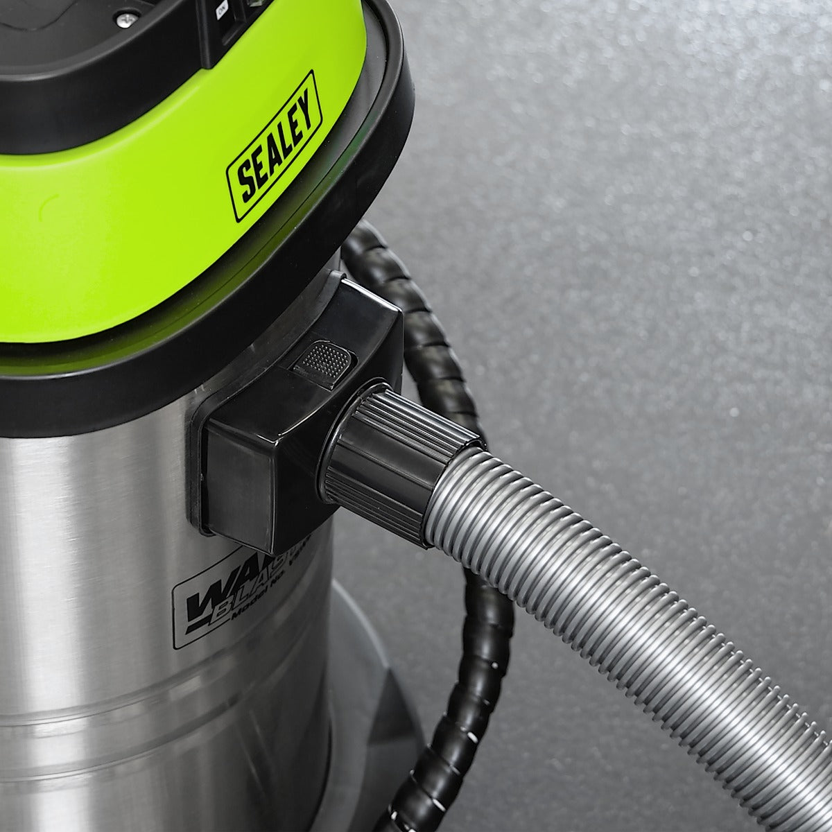 Sealey Walnut Blaster 30L Capacity VSWB30