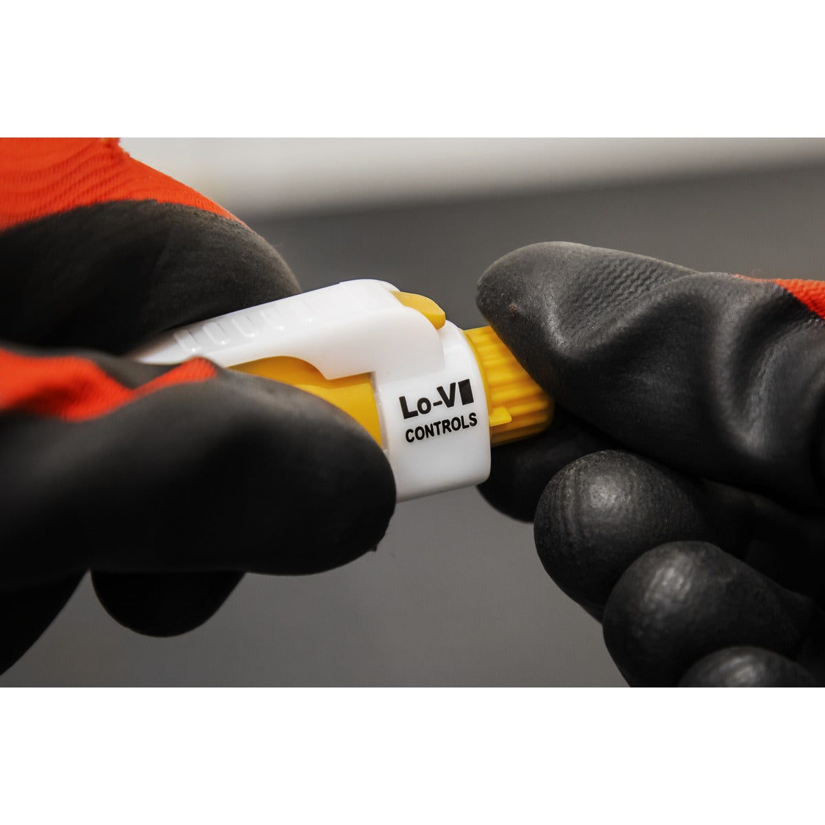Premier Non-Contact Voltage Detector 80-1000V AK1998