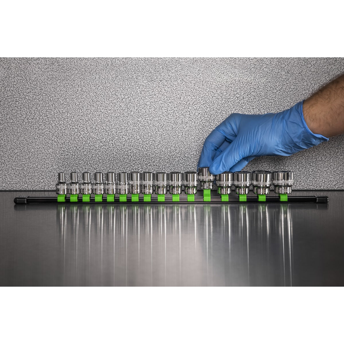 Premier Socket Retaining Rail with 16 Clips 3/8"Sq Drive - Hi-Vis Green AK27053HV