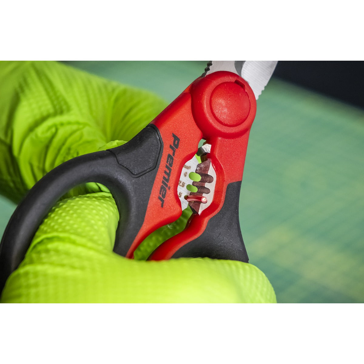 Premier Heavy-Duty Electrician's Shears 160mm AK8528