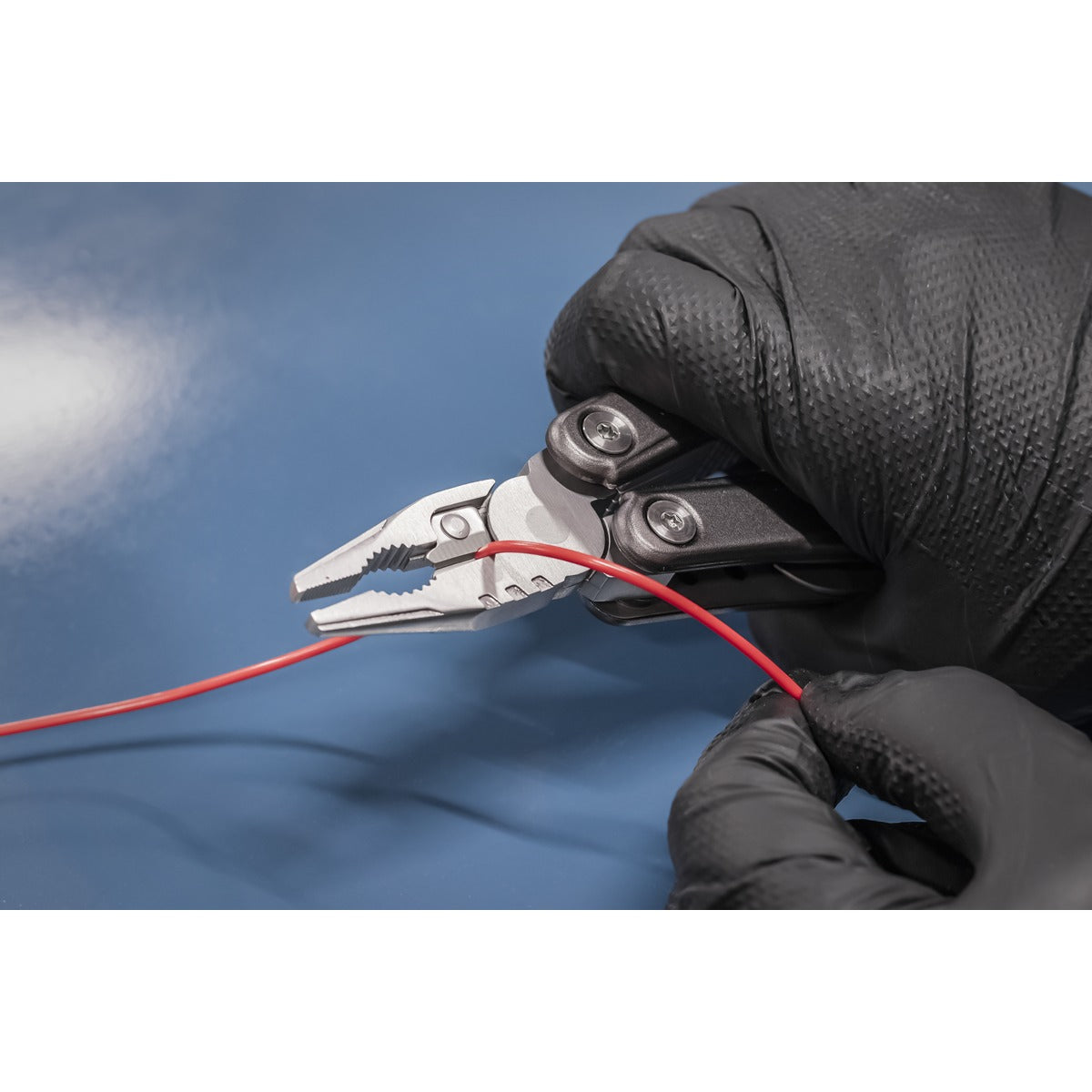 Premier 14-Function Multi-Tool PK39