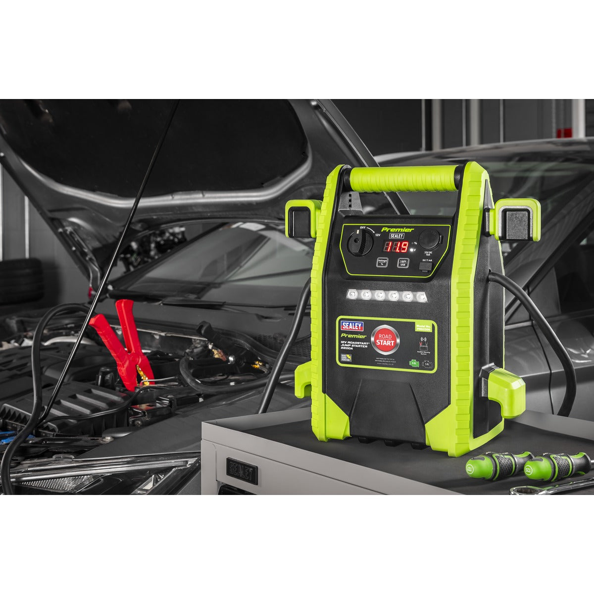 Premier 12V RoadStart Jump Starter 2200 Peak Amps PRS2200