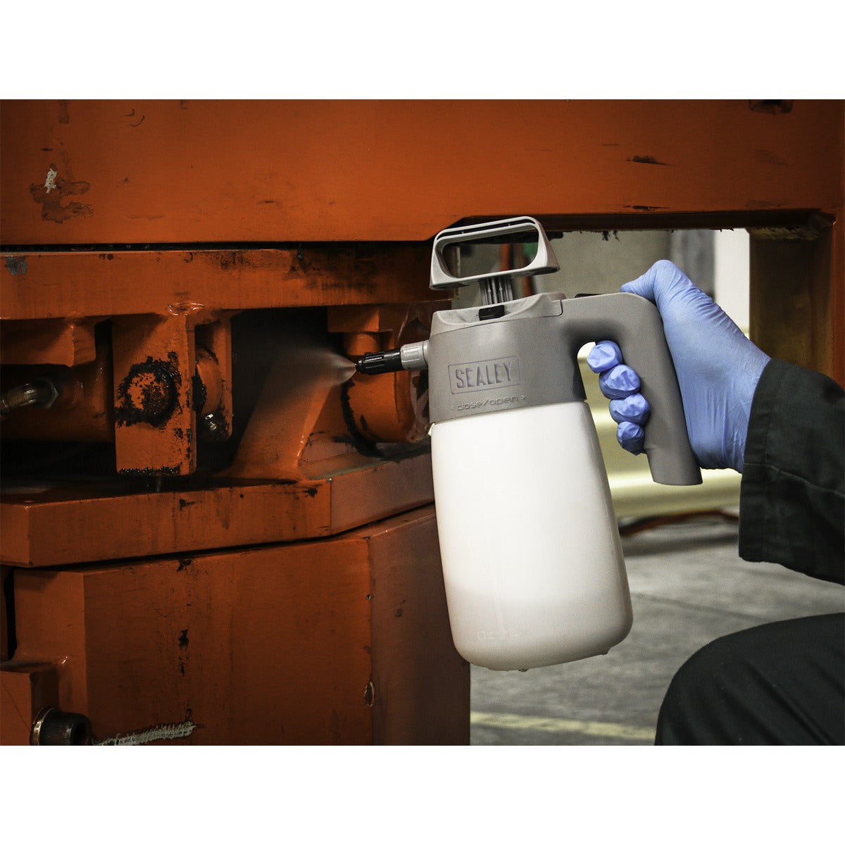 Premier Industrial Pressure Sprayer with Viton Seals SCSG06