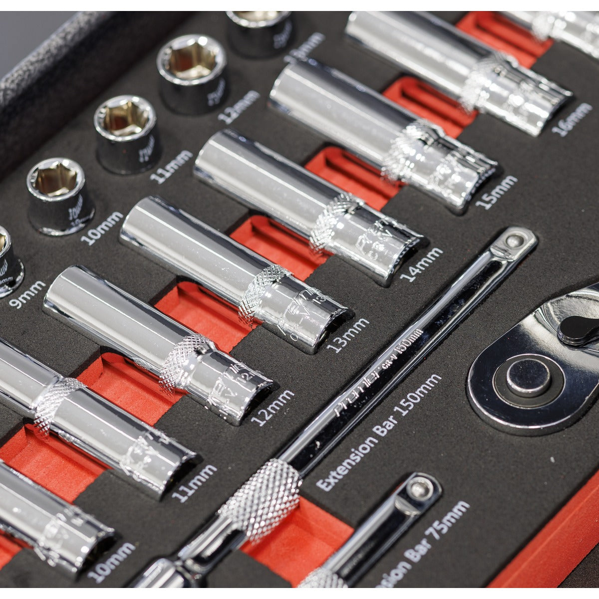 Premier Socket Set with Tool Tray 3/8"Sq Drive 32pc TBT41