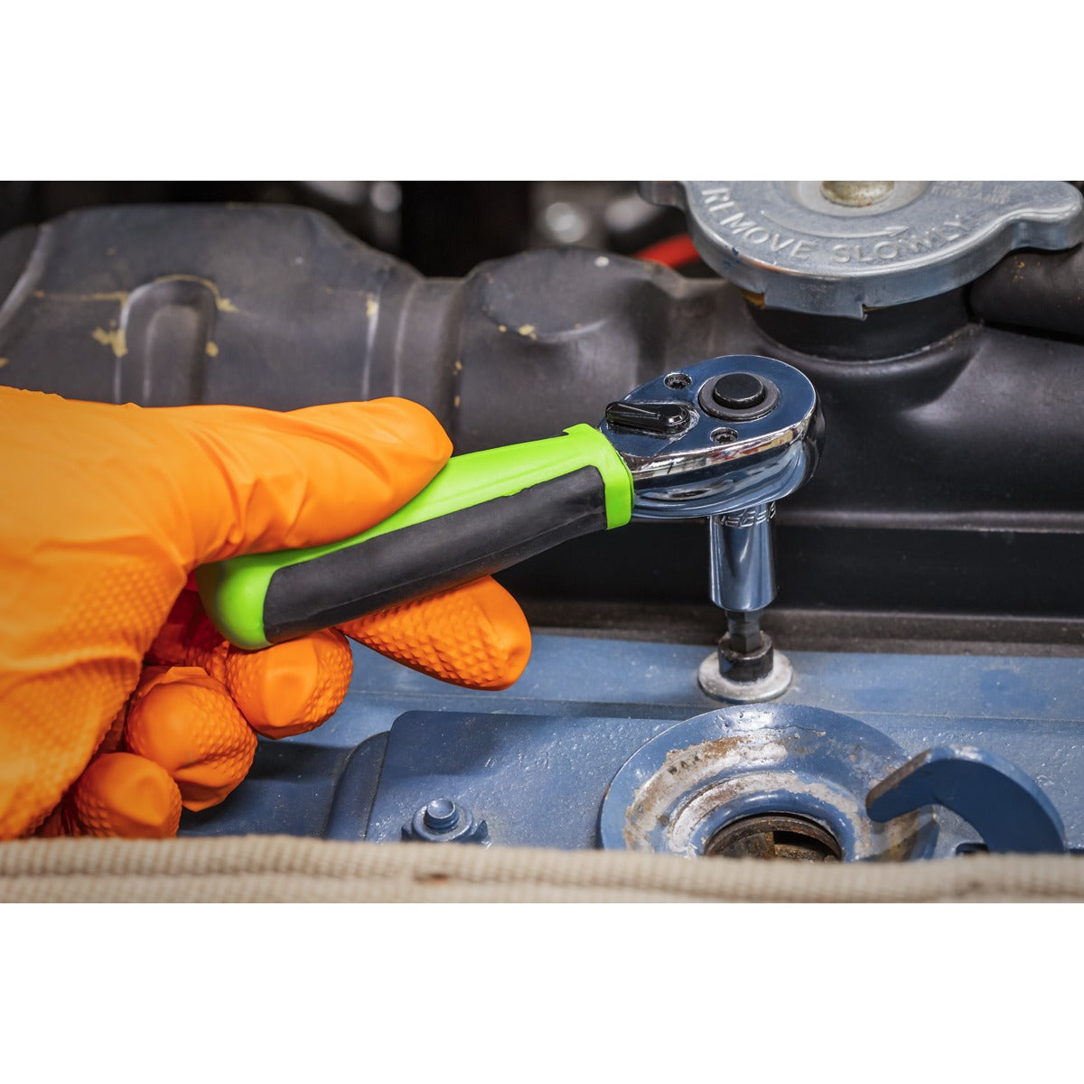 Siegen Stubby Ratchet Wrench with Flip Reverse 1/4"Sq Drive S01258
