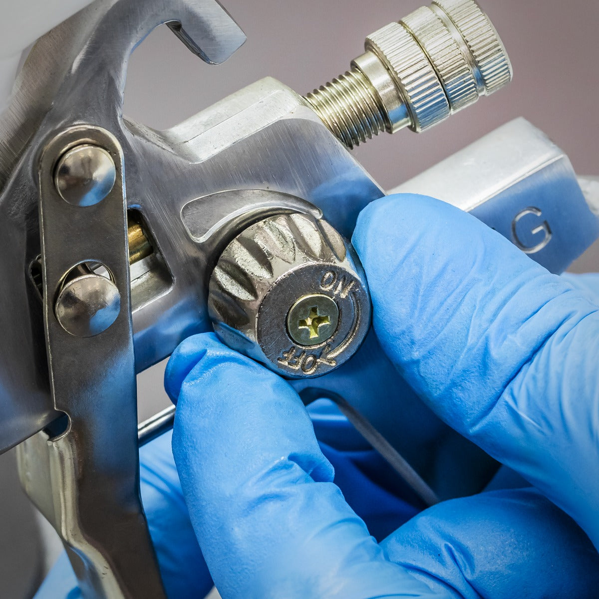Siegen General-Purpose Gravity Feed Spray Gun 1.4mm Set-Up S641G