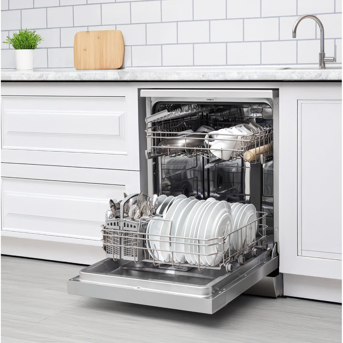 Baridi Regular Sized Freestanding Dishwasher 60cm Wide 13 Place Settings - Silver DH280