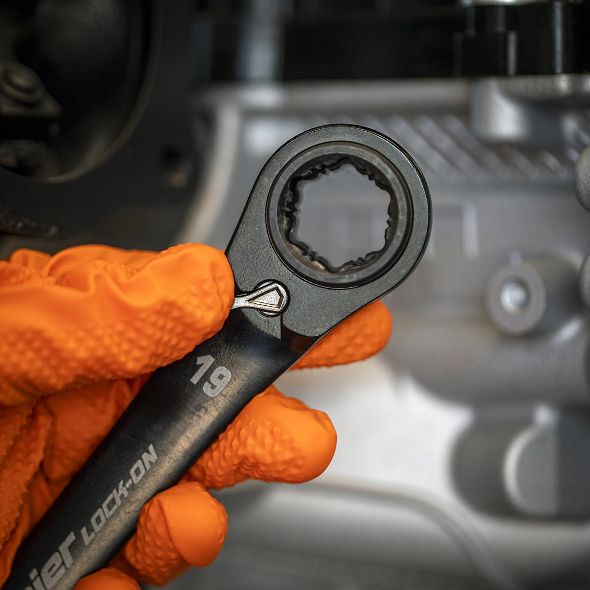 Premier Black 4-in-1 Reversible Lock-On Ratchet Ring Spanner AK63923