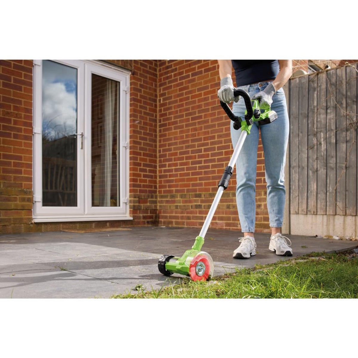 Draper 18V Weed Remover, 1 x 2.0Ah Battery, 1 x Charger 31866