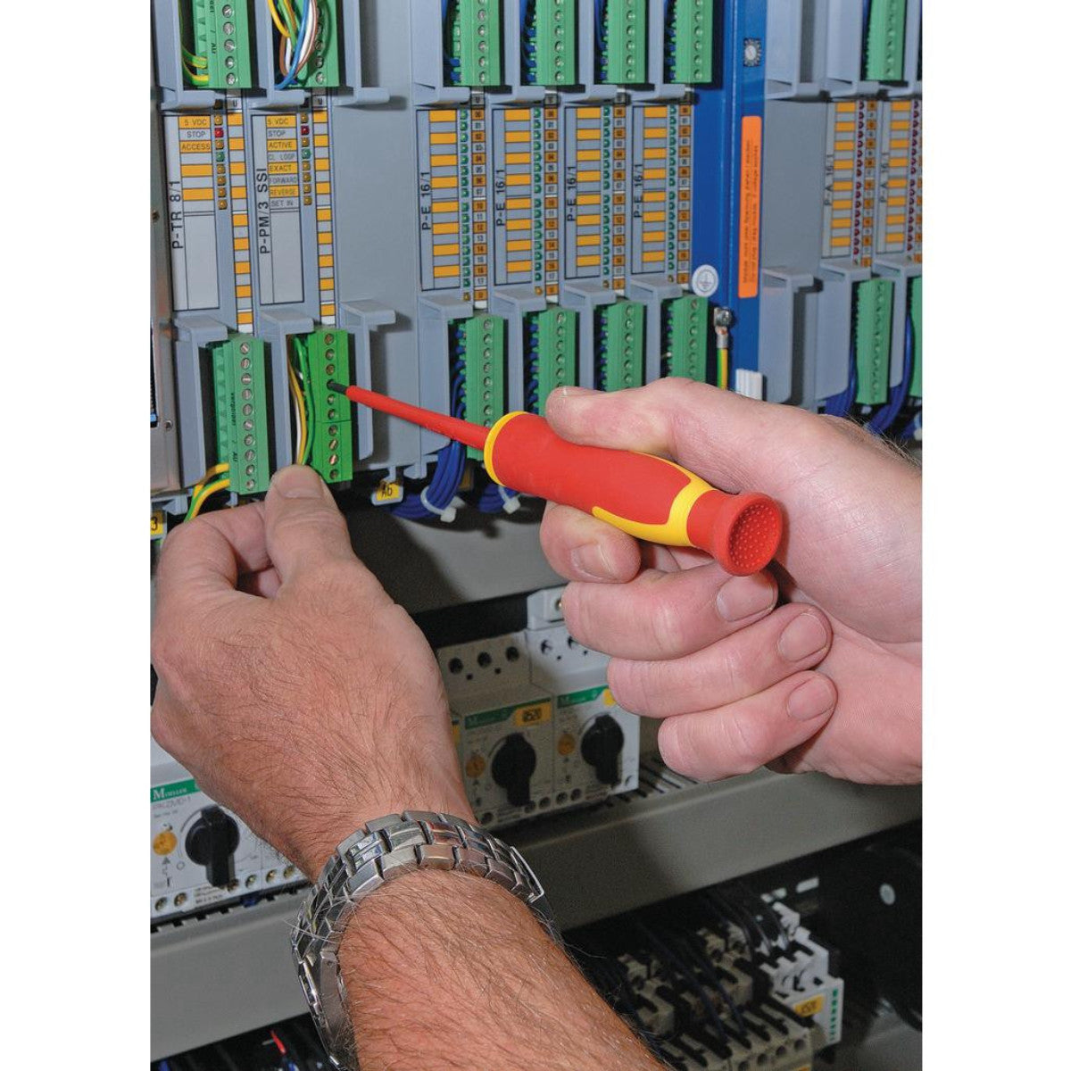 XP1000 VDE Interchangeable Blade Screwdriver Set (18 Piece) 05776