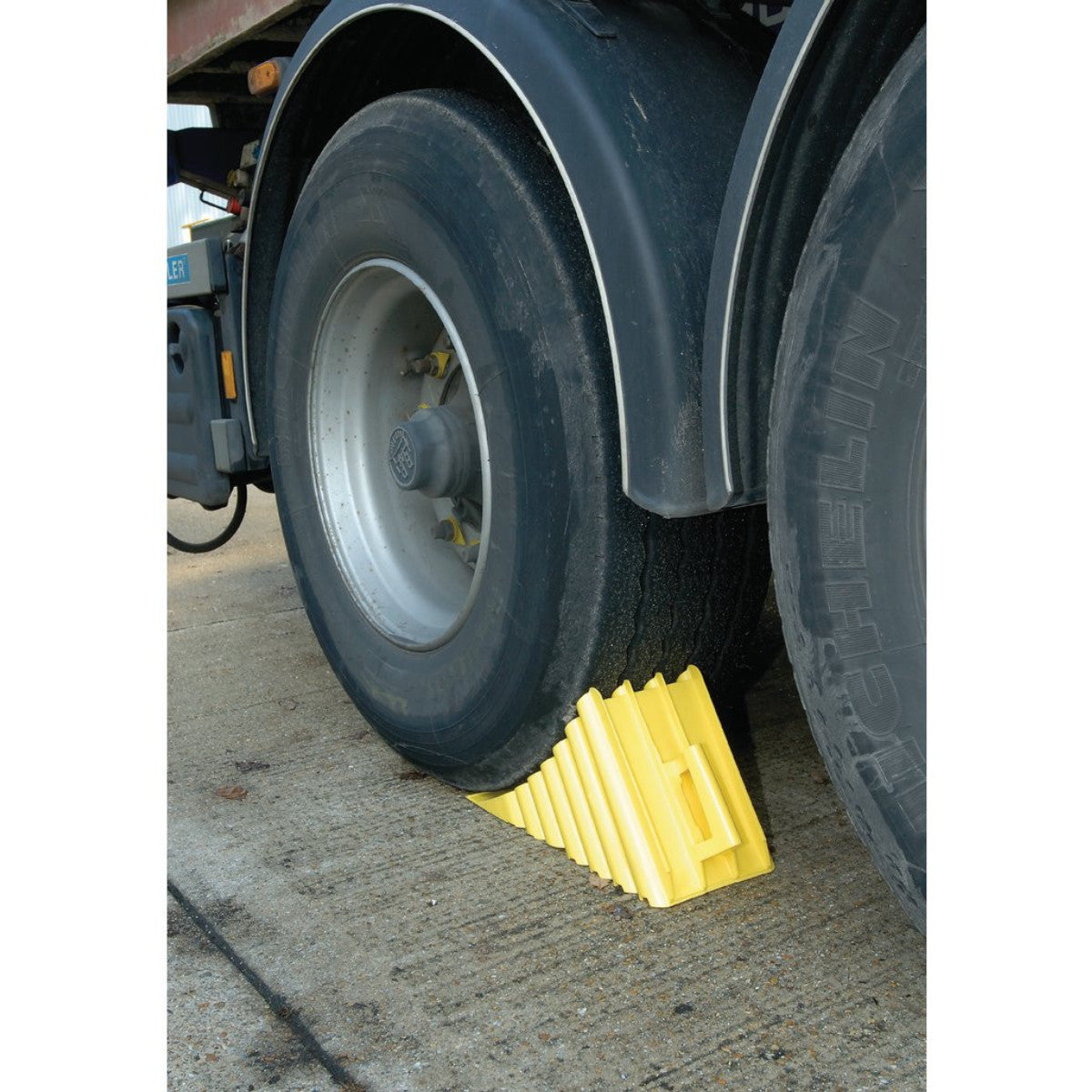 Draper Expert Wheel Chock for Larger Than 920mm Dia. Wheels 12271