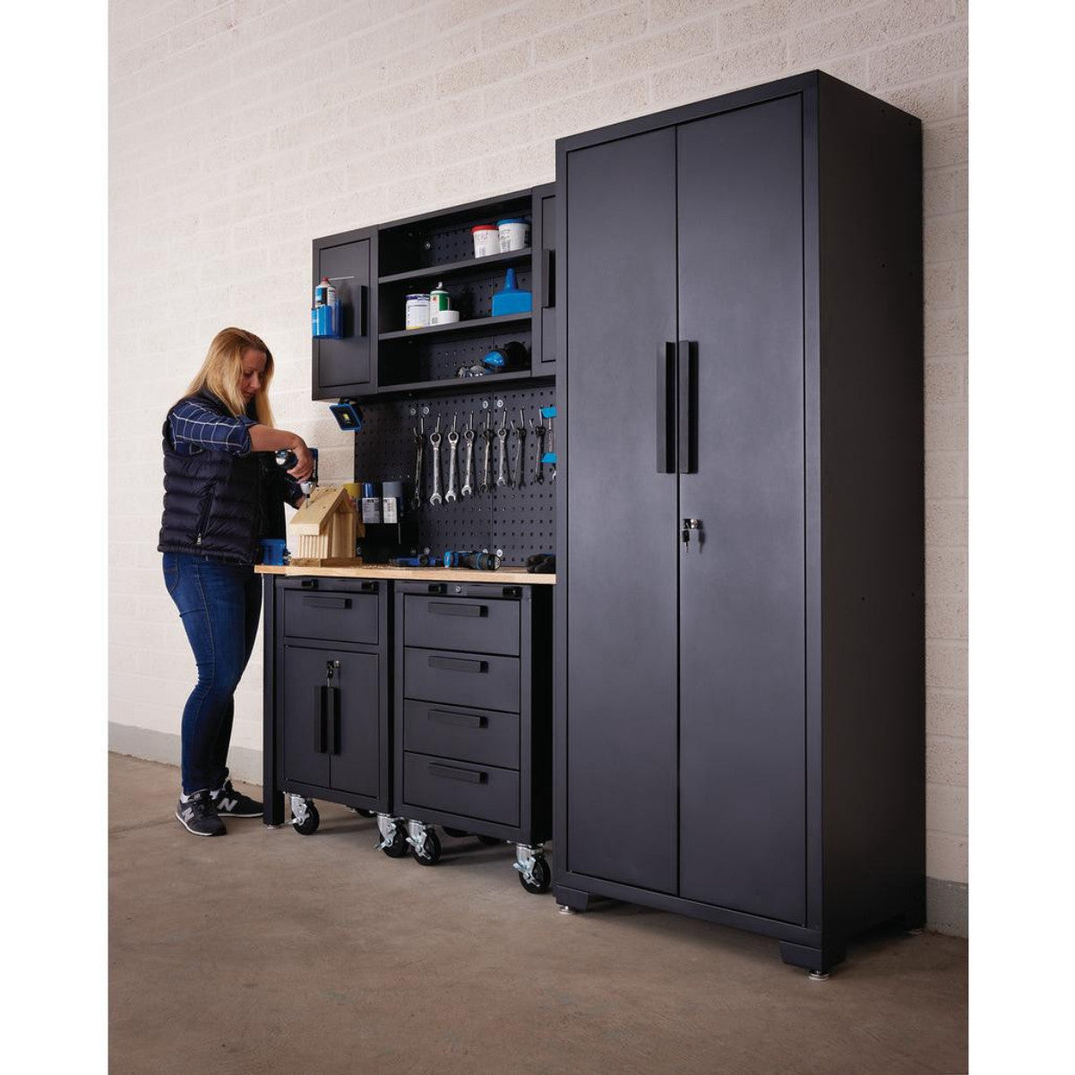 Draper Single Garage Workstation with Roller Cabinets 13269