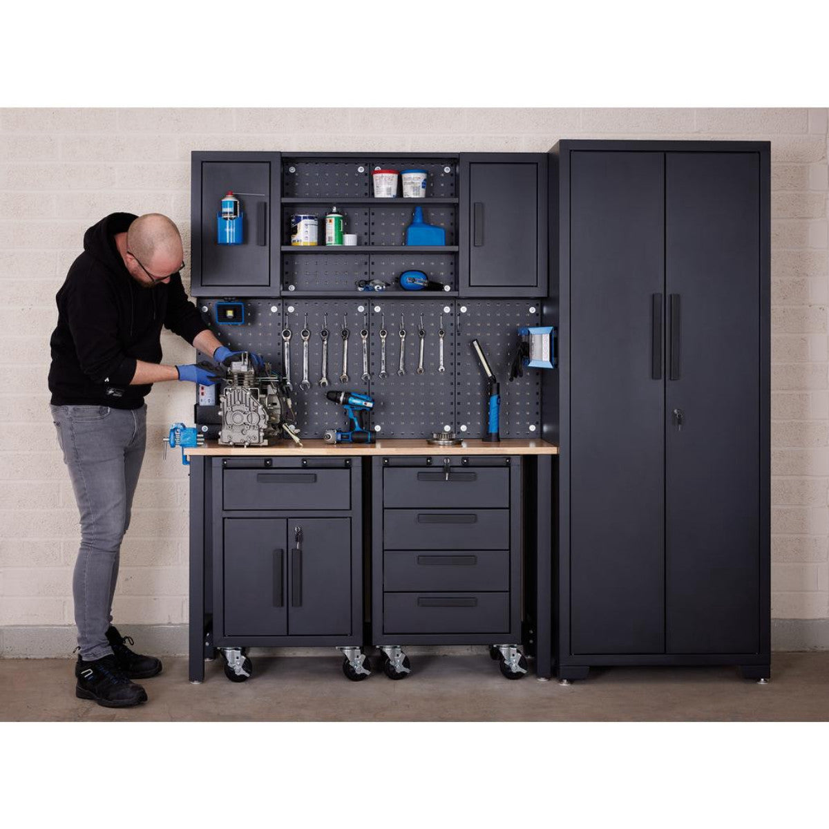 Draper Single Garage Workstation with Roller Cabinets 13269