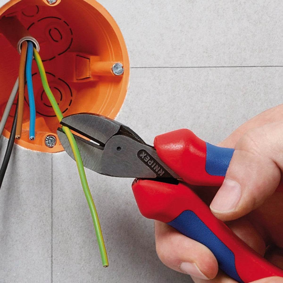Knipex 73 02 160 X-Cut Compact Diagonal Cutter high lever transmission with multi-component grips black atramentized, 160mm 24375