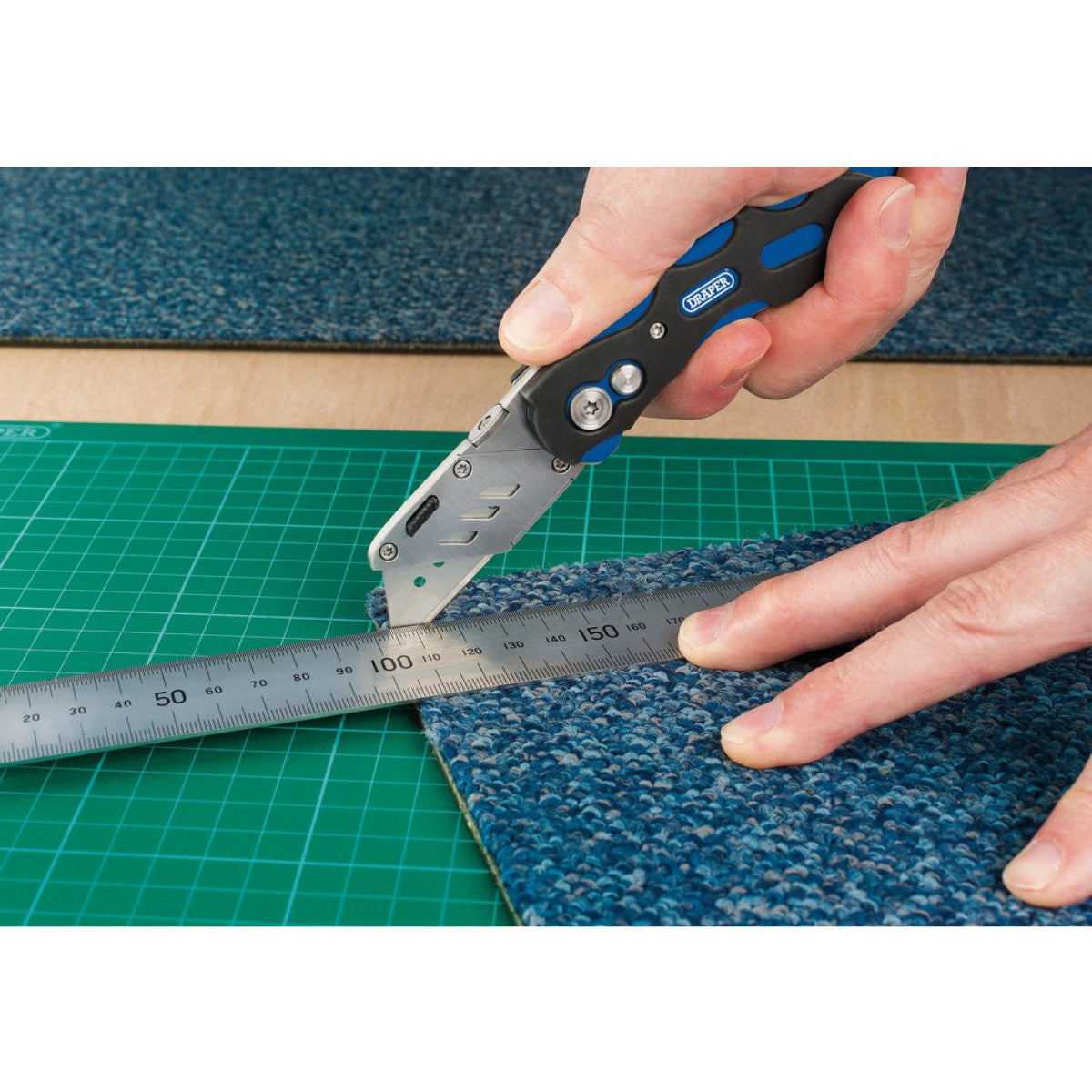 Draper Folding Trimming Knife with Belt Clip, Blue 24383
