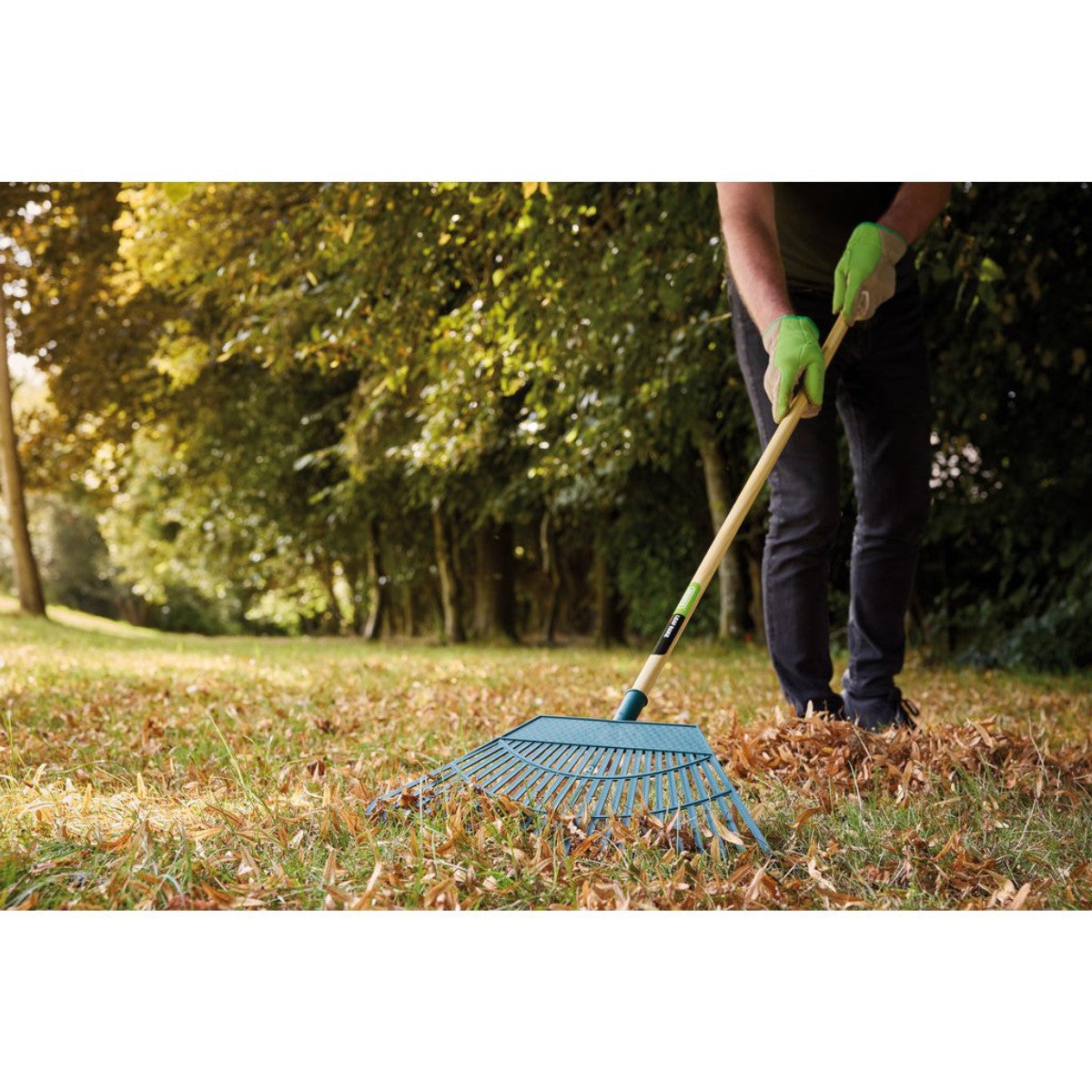 Draper Plastic Leaf Rake, 550mm 31069