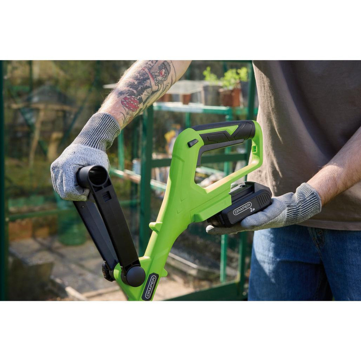 Draper 18V 2-in-1 Grass Trimmer, 1 x 2.0Ah Battery, 1 x Charger 31860