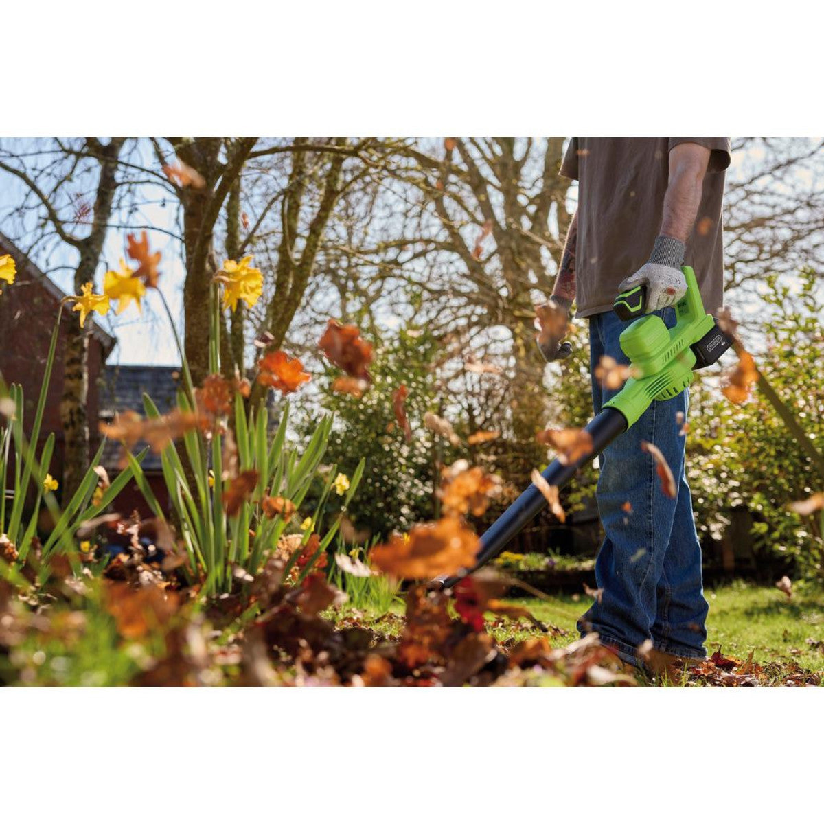 Draper 18V Leaf Blower, 1 x 4.0Ah Battery, 1 x Charger 31863