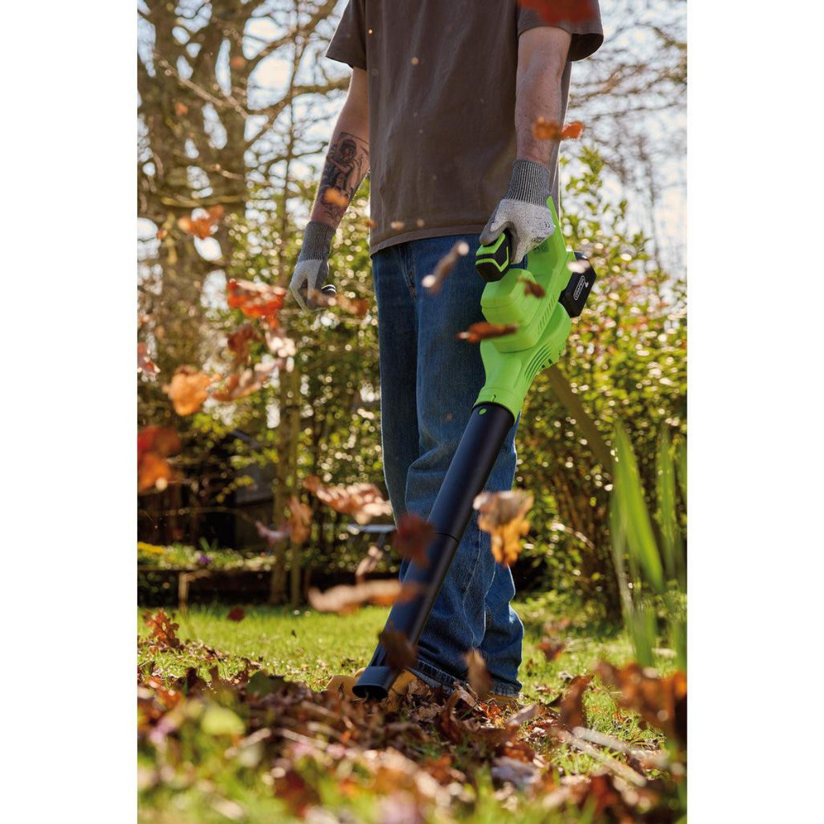 Draper 18V Leaf Blower, 1 x 4.0Ah Battery, 1 x Charger 31863