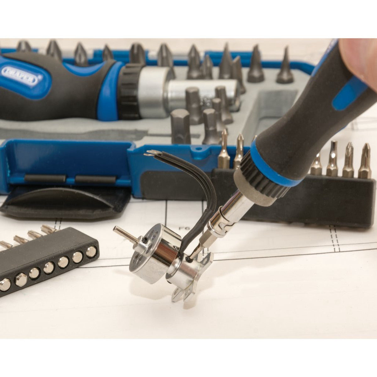 Draper Ratchet Screwdriver and Bit Set (42 Piece) 46479