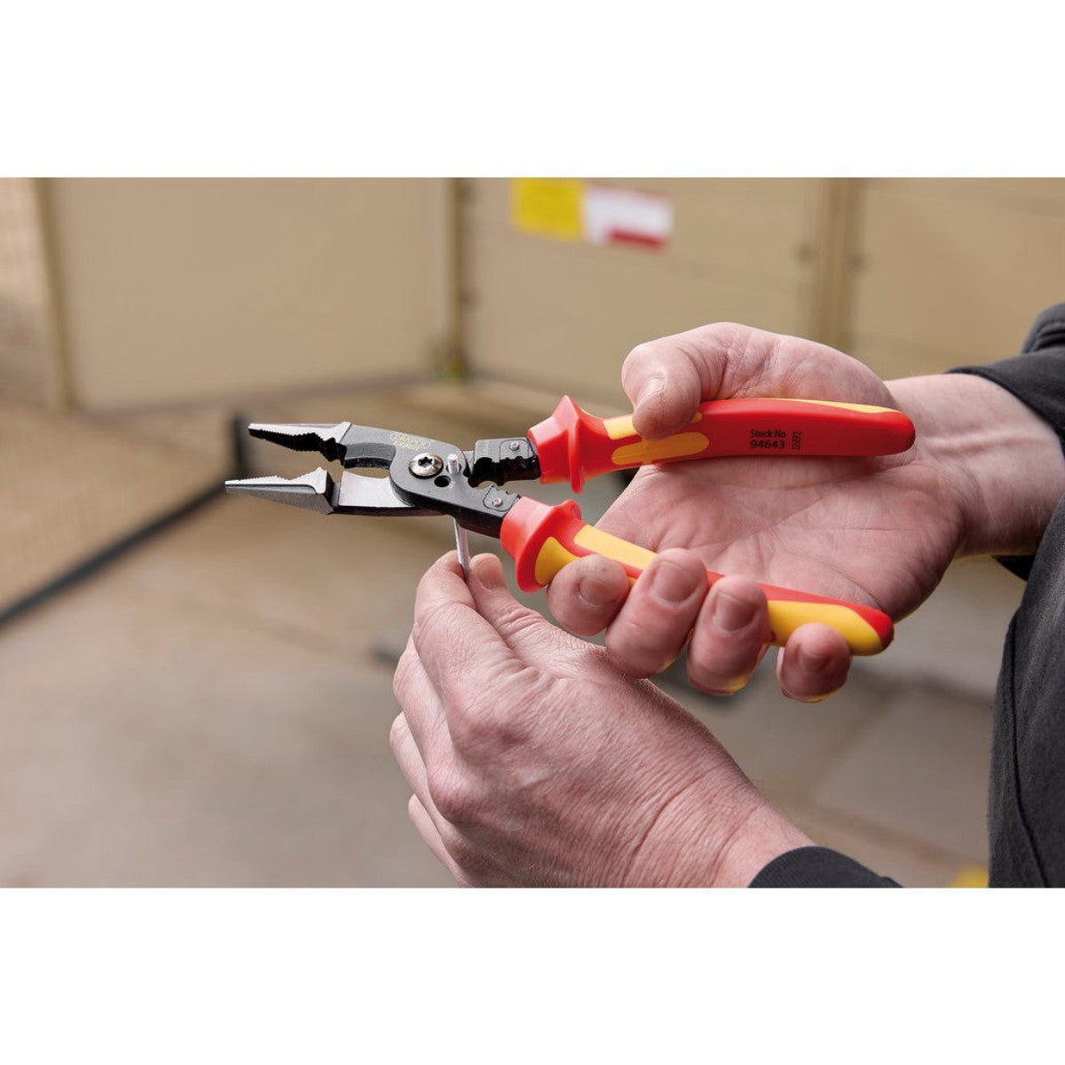 XP1000 VDE 8-in-1 Electricians Pliers, 215mm 94643