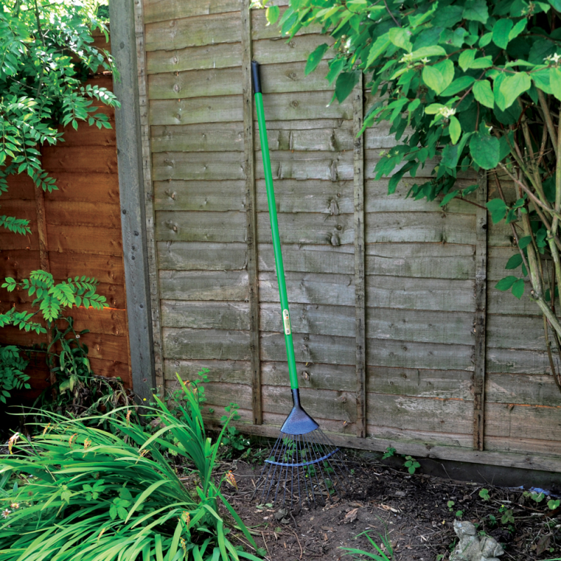 Kingfisher 16 Tooth Lawn Rake CS510