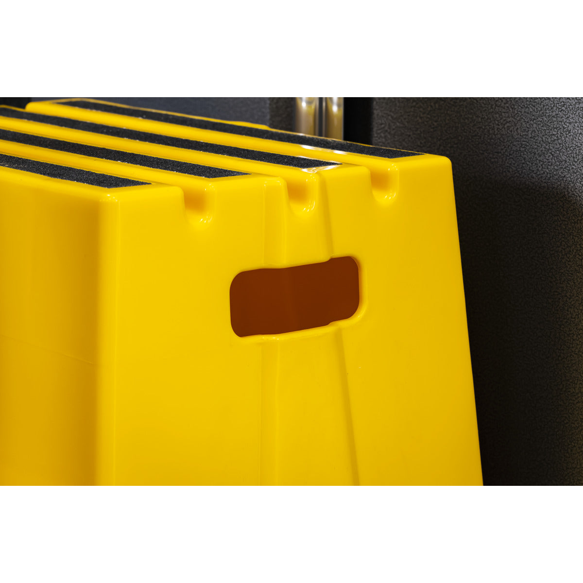 Sealey Heavy-Duty 2-Step Safety Steps with Anti-Slip Treads 150kg Capacity, Yellow - EN 14183 KS6
