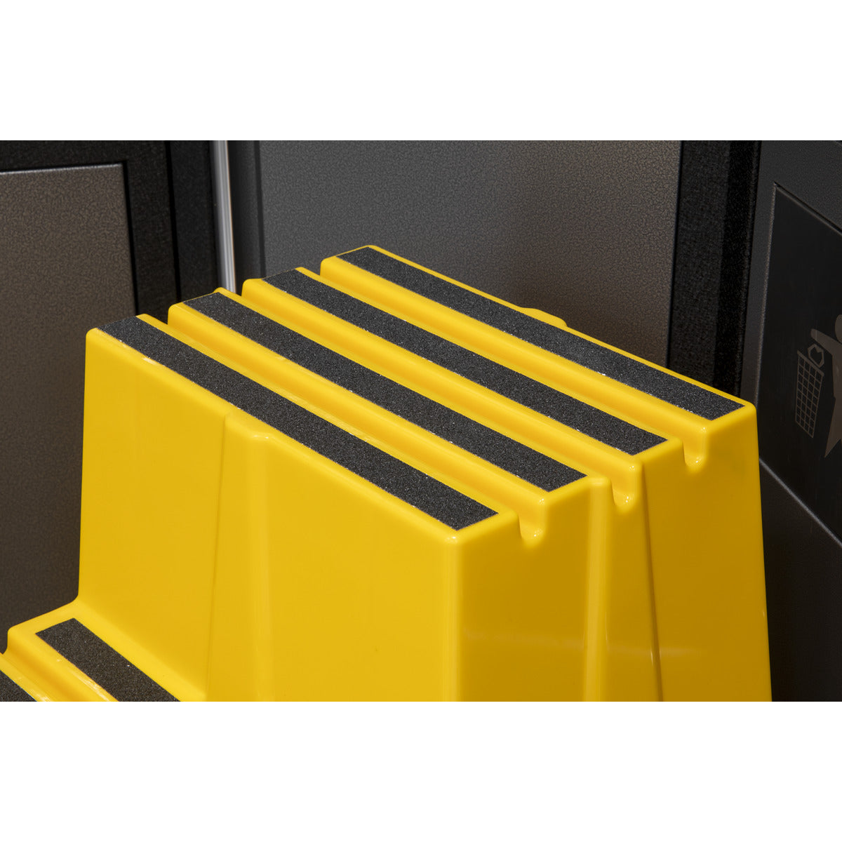Sealey Heavy-Duty 3-Step Safety Steps with Anti-Slip Treads 150kg Capacity, Yellow - EN 14183 KS7