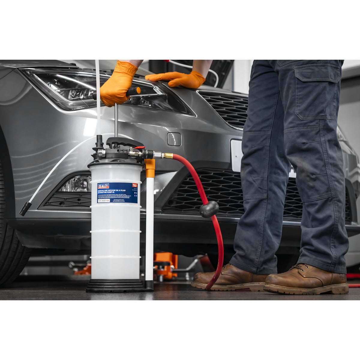Sealey 4L Manual/Air Vacuum Oil & Fluid Extractor Pump TP6900