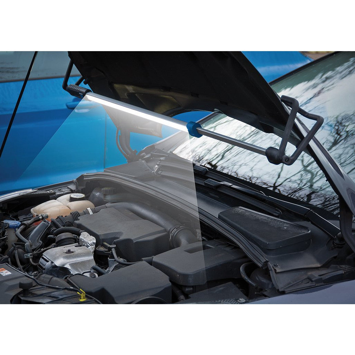 Draper Expert 50 SMD LED Under Bonnet Rechargeable Inspection Lamp, 50W, 2000 Lumens, USB-C Charger Supplied 65391