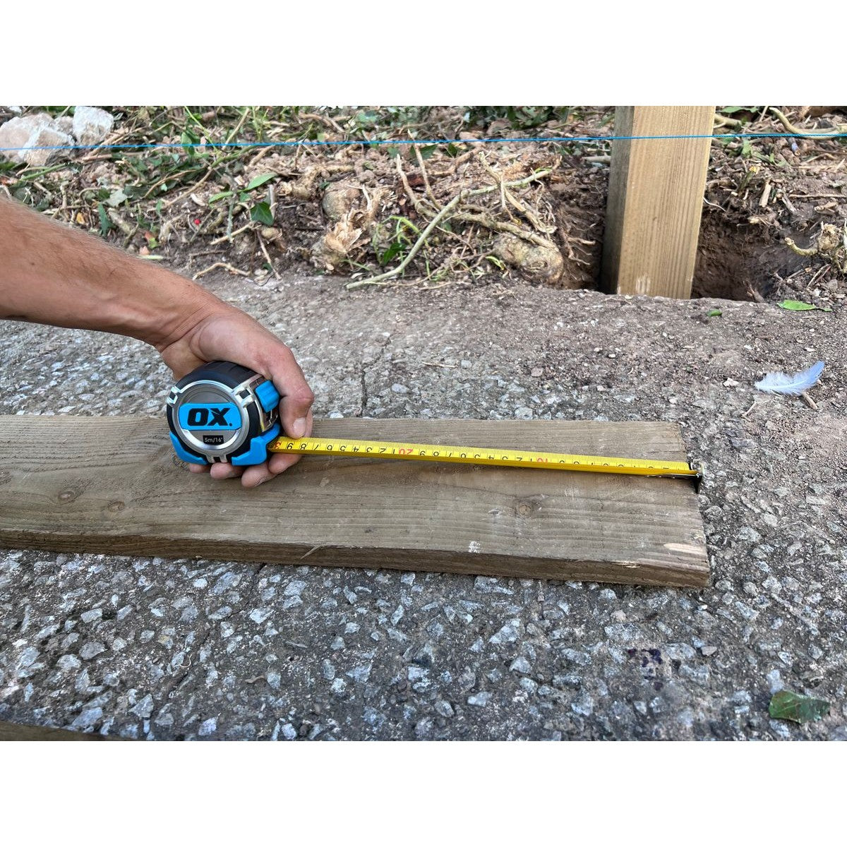 OX Pro Heavy Duty Tape Measure - Wide Blade & Metric/Imperial | 16' Long x 1.25" Blade Width / 5m Long x 32mm Blade Width OX-P028705