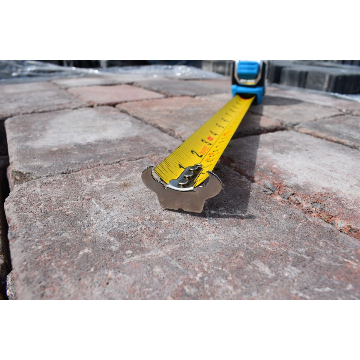 OX Pro Heavy Duty Tape Measure - Wide Blade & Metric/Imperial | 26' Long x 1.25" Blade Width / 8m Long x 32mm Blade Width OX-P028708