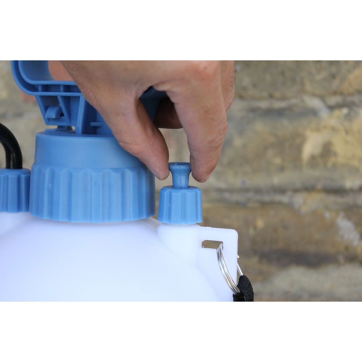 OX Pump Action Pressure Sprayer - 5 Litre OX-T045105