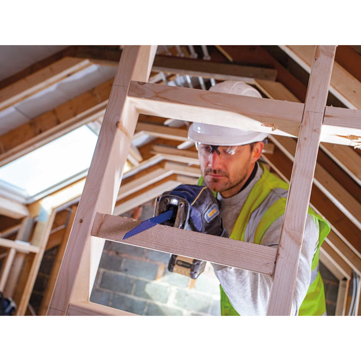 IRWIN 956R Sabre Saw Blade Nail Embedded Wood Cutting 225mm (Pack 2) IRW10506430