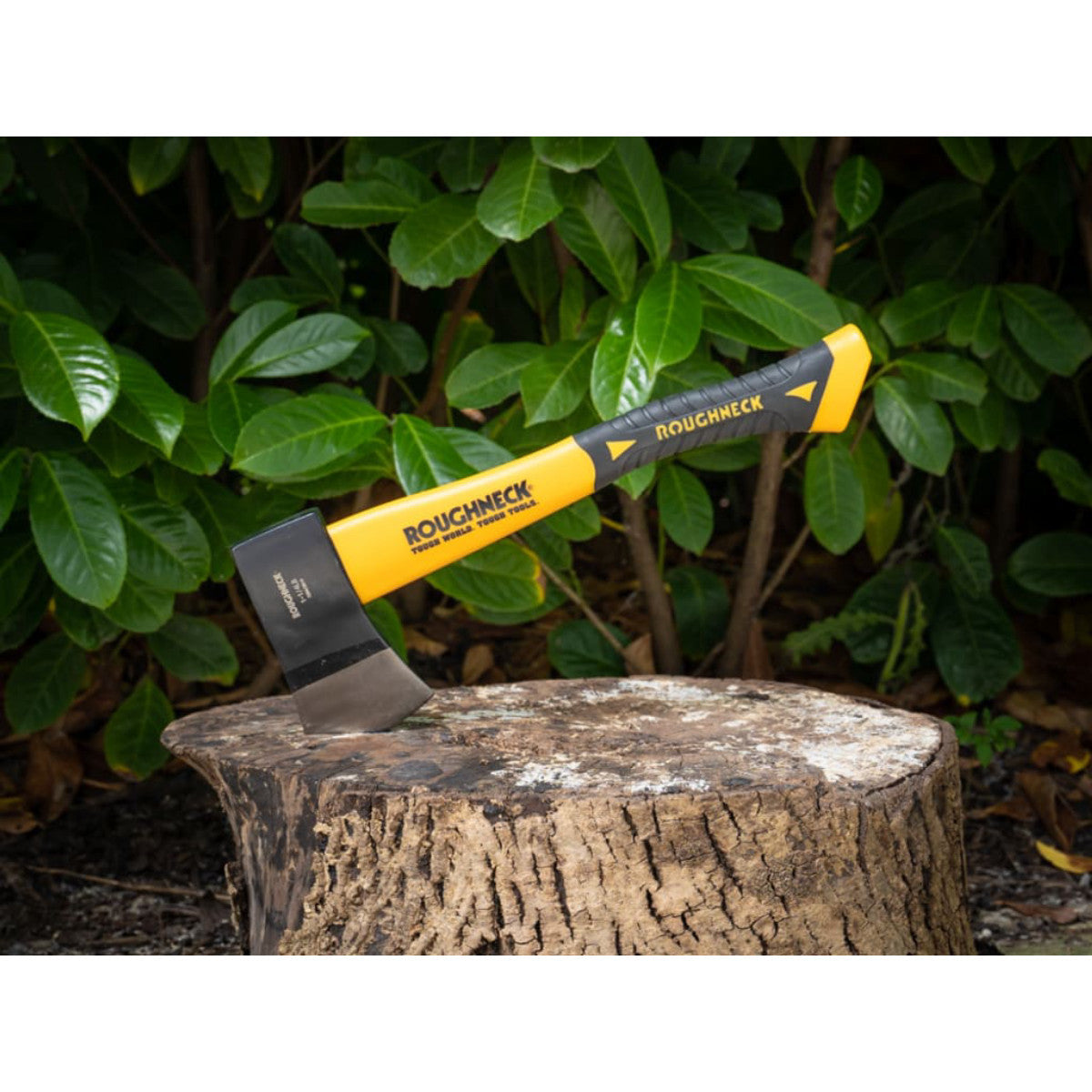 Roughneck Hand Axe Fibreglass Handle 600g (1.1/4 lb) ROU65640