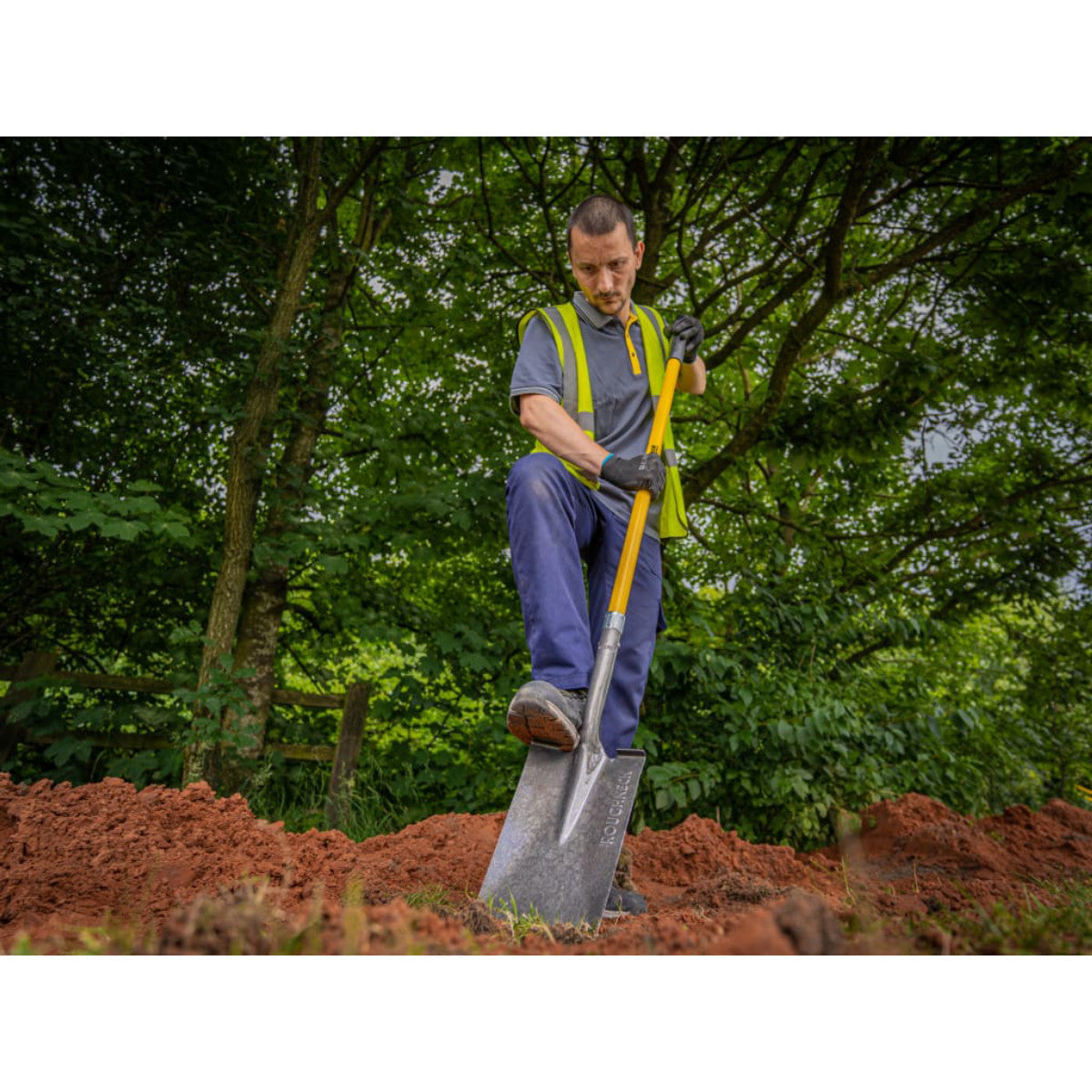 Roughneck Long Handled Digging Spade 1460mm (57.1/2in) ROU68223