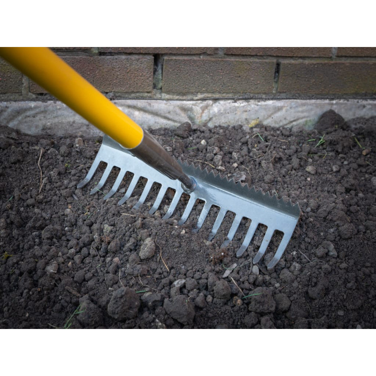 Roughneck Sharp-Edge Soil Rake ROU68302