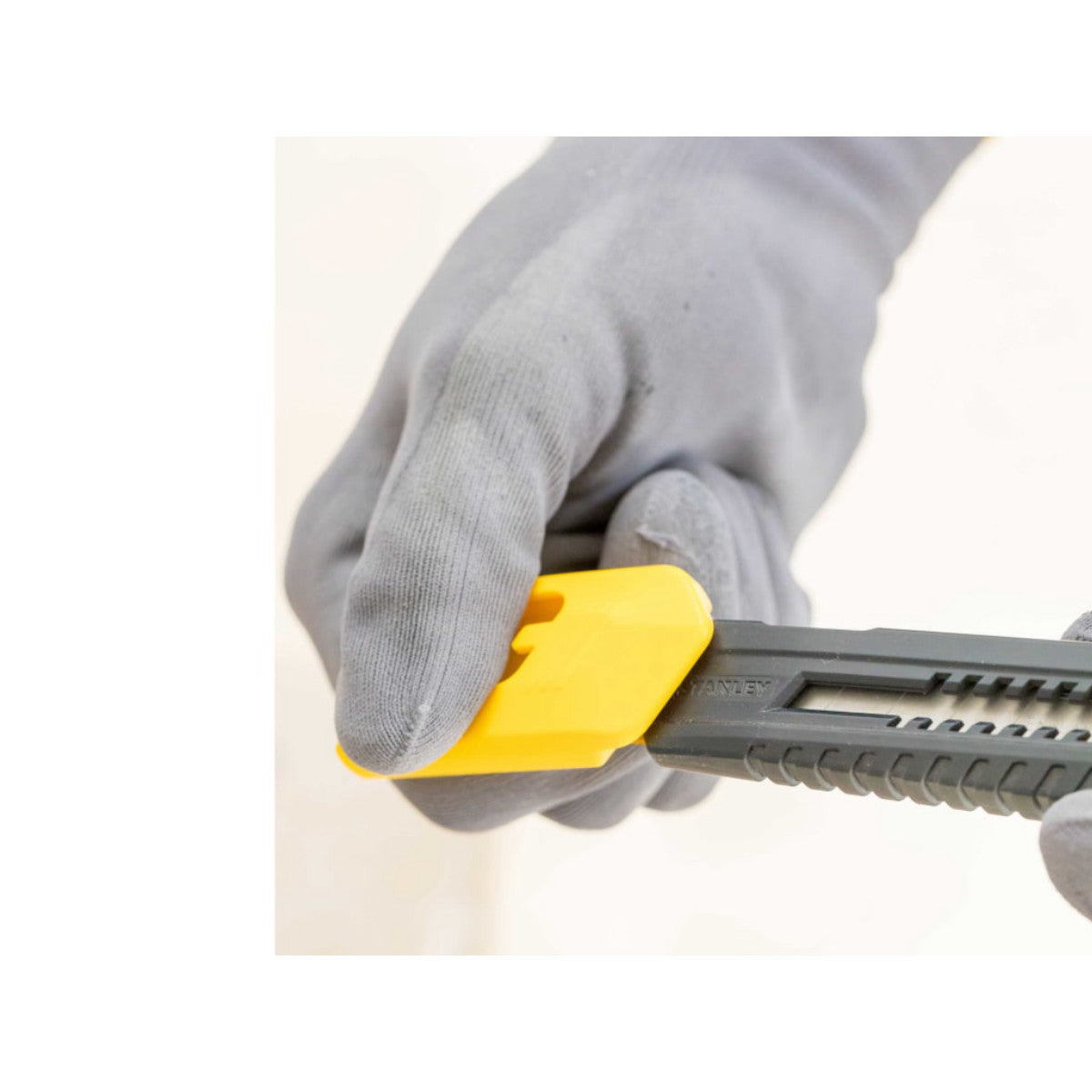 STANLEY Hand Tools SM18 Snap-Off Blade Knife 18mm STA010151