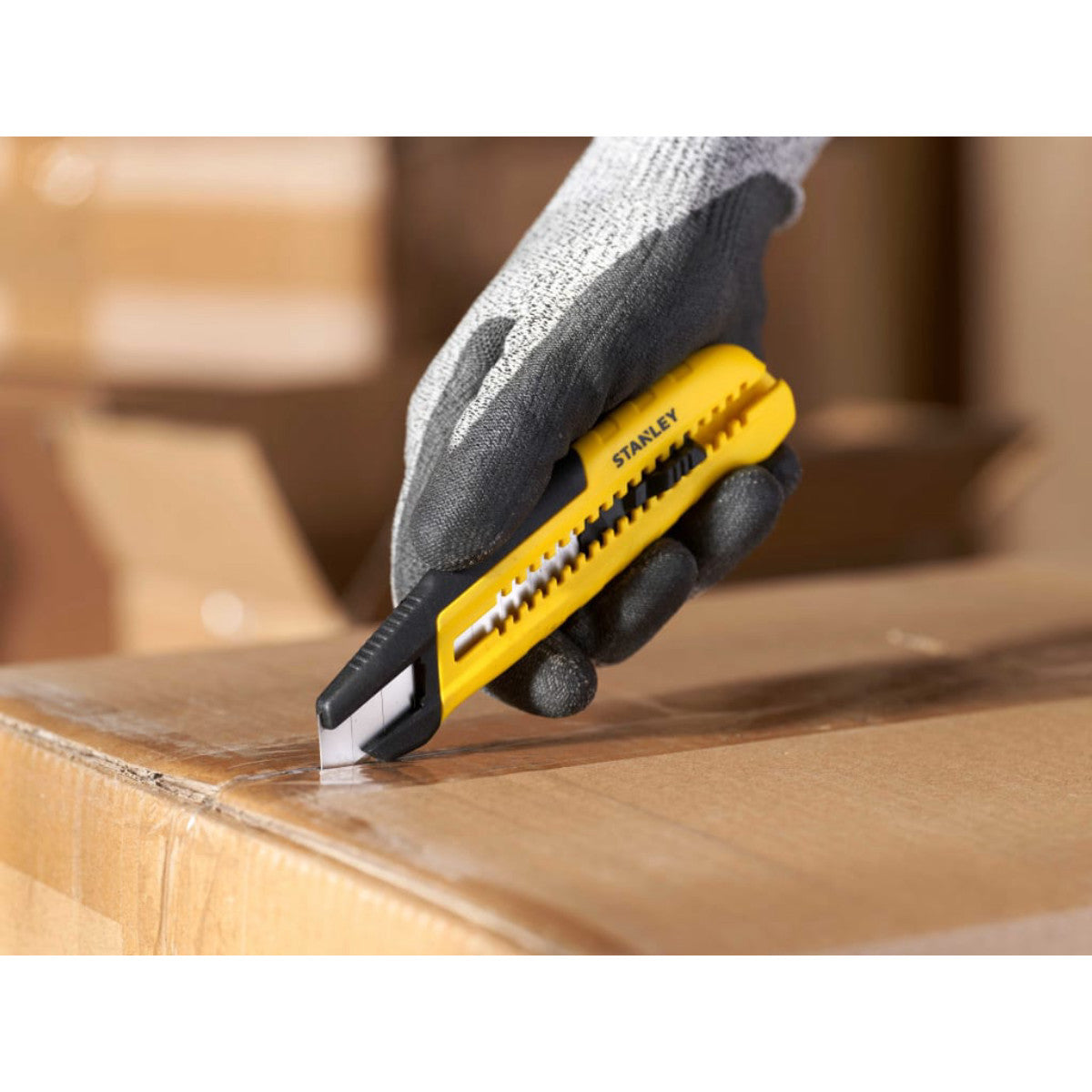 STANLEY Hand Tools Slide Snap-Off Knife with Blade Breaker 18mm STA010489