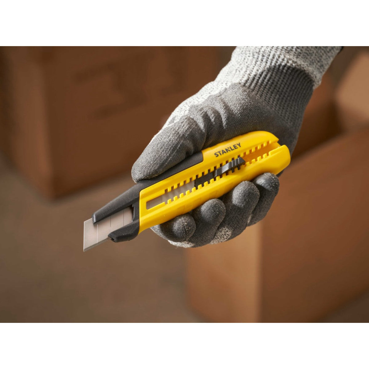 STANLEY Hand Tools Slide Snap-Off Knife with Blade Breaker 18mm STA010489