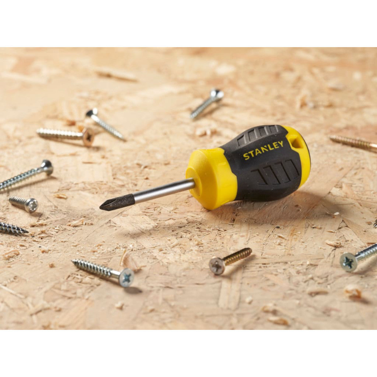 STANLEY Hand Tools CUSHION GRIP Stubby Screwdriver Phillips Tip PH1 x 45mm STA016154S