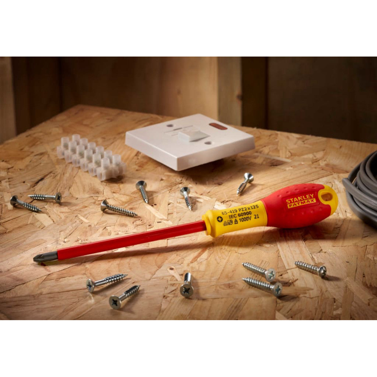 STANLEY Hand Tools FatMax VDE Insulated Screwdriver Pozidriv Tip PZ2 x 125mm STA065419