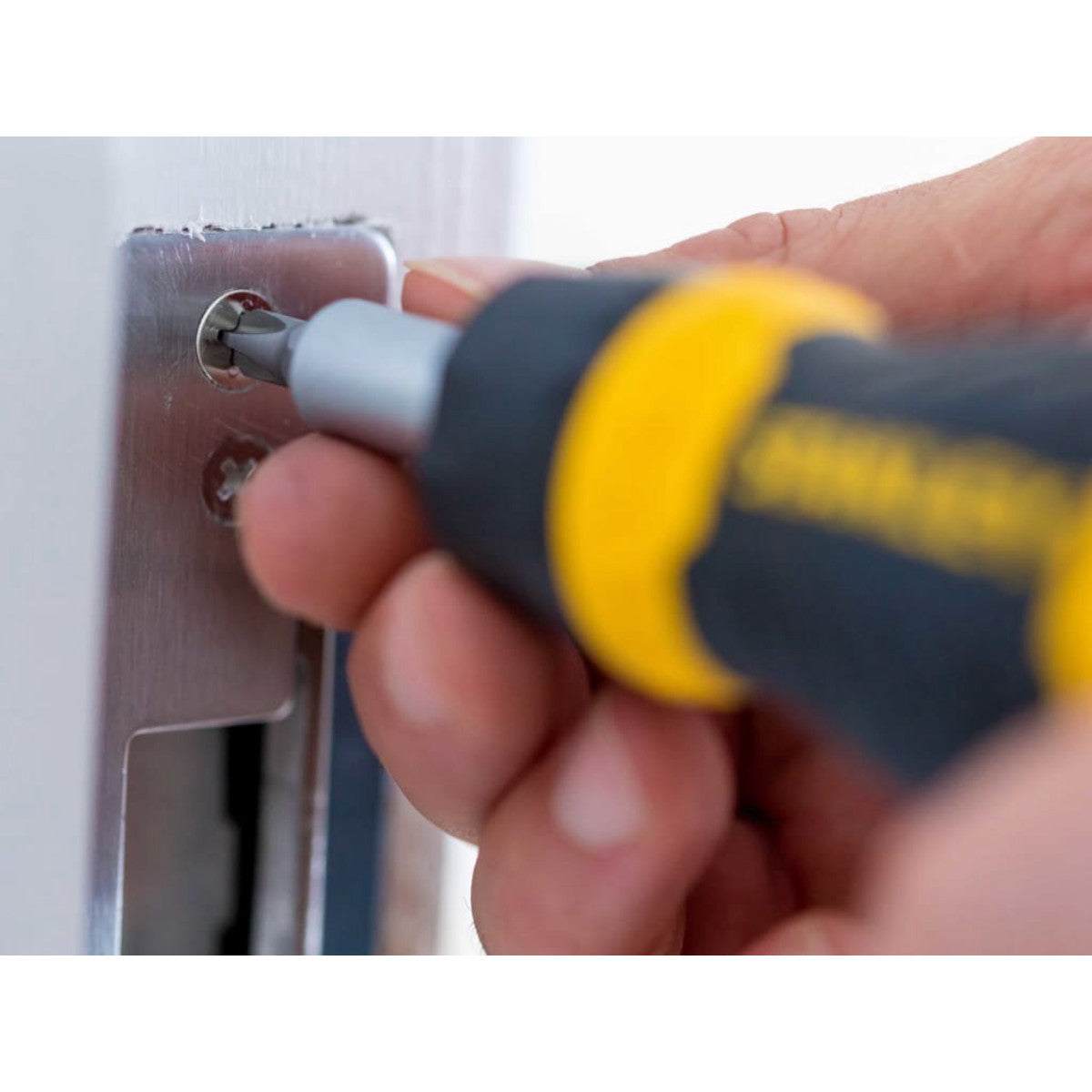 STANLEY Hand Tools Multibit Ratchet Stubby & Bits STA066358