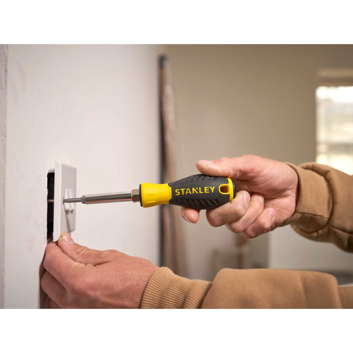 STANLEY Hand Tools 6-Way Screwdriver Carded STA068012
